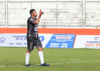 Felipe Amaya, portero de Dragón: «No es conformismo llevarse un empate, pero a irse con las manos vacías es suficiente»