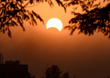 Eclipse solar anular: ¿qué debo hacer para cuidar mis ojos durante el fenómeno?