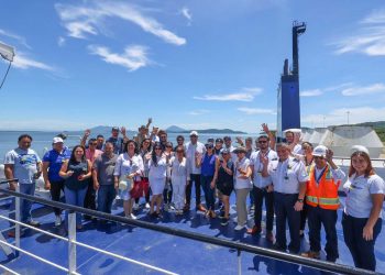 Empresarios de la zona oriental de El Salvador exploraron el ferri