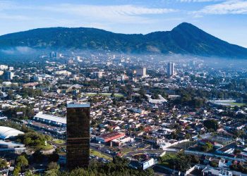 Fondo Monetario Internacional destaca visita a El Salvador como «muy productiva»