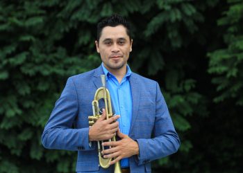 «Los niños de Banda El Salvador cuentan con todas las comodidades que ninguna otra en la historia del país», David Pimentel, maestro de Banda El Salvador