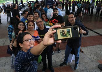 Salvadoreños evacuados desde Israel regresaron esta mañana al país