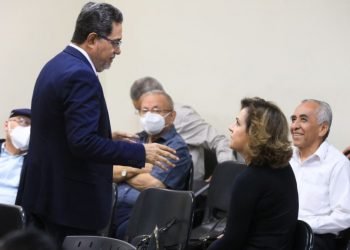 Testigos confiesan que recibieron sobresueldos de Mauricio Funes y Fiscalía los investigará