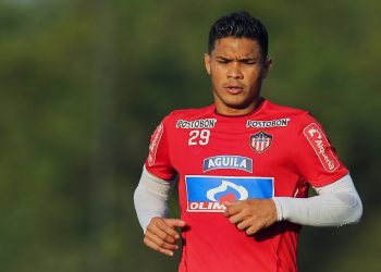 Delantero colombiano Teo Gutiérrez es sancionado por toqueteos abusivos a una mujer