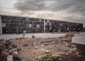 Cuatro muertos tras masiva llegada de migrantes al archipiélago español de Canarias