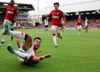 El Manchester United gana en Fulham 1-0 en el tiempo añadido