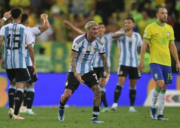 Argentina gana 1-0 y quiebra invicto histórico de Brasil en clásico de alto voltaje