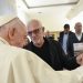 El papa se reúne con familiares de rehenes de Hamás y de presos palestinos