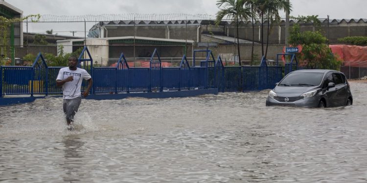 Torrenciales Lluvias En República Dominicana Dejan Al Menos 9 Muertos