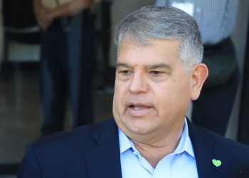 Candidato de Nuestro Tiempo, Luis Parada, desconoce el fallo sobre la reelección presidencial