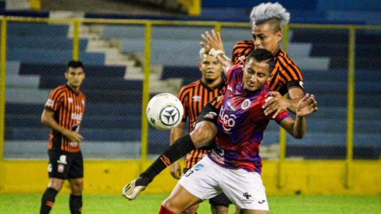 Águila ya hace planes para los cuartos de final