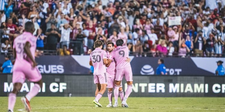 El Inter de Miami, de Lionel Messi estarán en el estadio Cuscatlán el próximo año. Foto/@InterMiamiCF