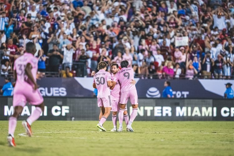 El Inter de Miami, de Lionel Messi estarán en el estadio Cuscatlán el próximo año. Foto/@InterMiamiCF