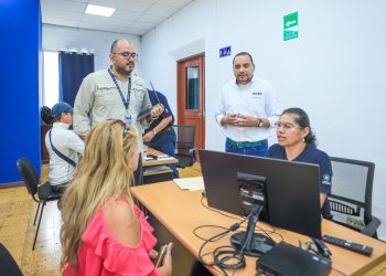 Presidente de ANDA supervisó la condonación de moras y recargos a usuarios de Ahuachapán