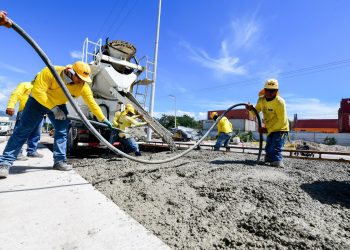 Inicia pavimentación de paso elevado en Integración