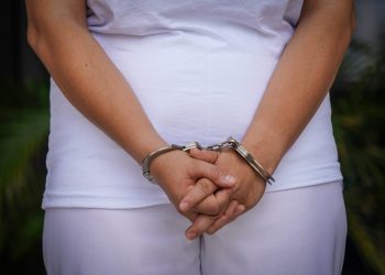 Joven será enviada a internamiento tras haber extorsionado a comerciantes en Lourdes
