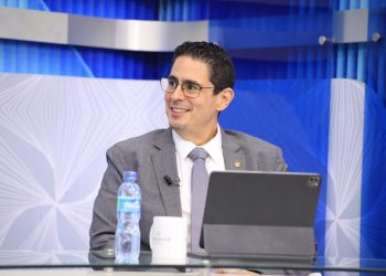 Gobierno estudia crear un parque eólico en la costa salvadoreña