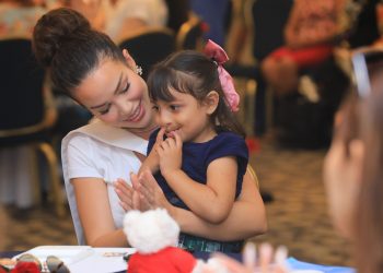Reinas de belleza en su faceta más solidaria