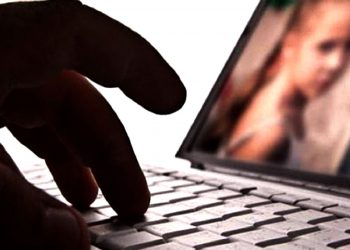 Acoso en colegios de EE. UU. mediante pornografía falsa creada con Inteligencia Artificial