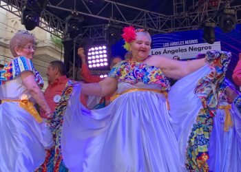 Eligen a la reina y el rey del adulto mayor en fiestas migueleñas