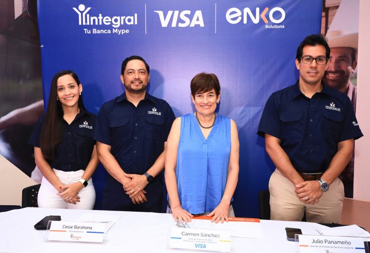 Representantes de Integral y Visa hicieron oficial el lanzamiento de la plataforma ENKO. Foto Guillermo Martínez