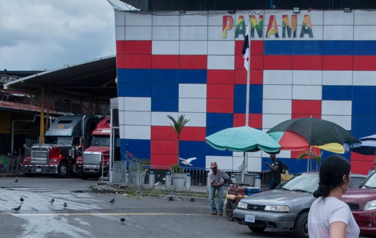 Esta mañana iniciaron el retorno los transportistas salvadoreños varados. Foto / Diario El Salvador.