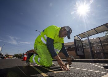 Trabajadores expuestos a la luz solar corren un alto riesgo de sufrir cáncer mortal de piel
