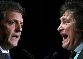 Argentina va a reñido balotaje entre Massa y Milei con la economía en crisis