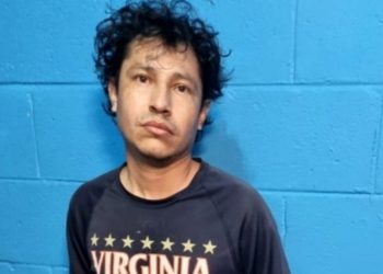 Autoridades capturan a hombre por poseer material pornográfico infantil en Santa Tecla