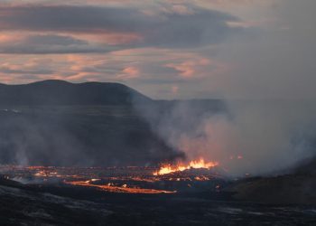 Evacuada una ciudad de Islandia por miedo a erupción volcánica