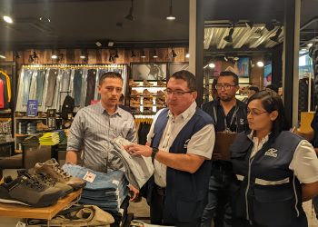 Defensoría del Consumidor verifica precios y ofertas en San Miguel