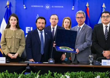El Salvador entrega presidencia del SICA