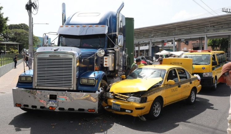 Accidente en San Salvador. Foto: Francisco Campos/Diario El Salvador