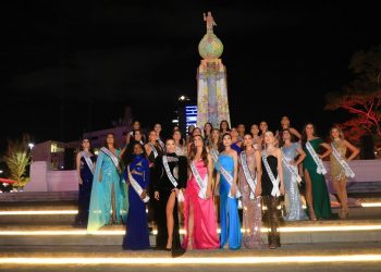 Fotos: Delegadas de Miss Universo disfrutaron de la renovada Plaza Salvador del Mundo