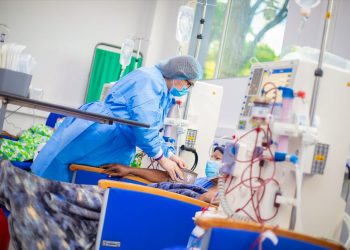 Hospital Regional de Santa Ana del ISSS brinda 1,200 hemodiálisis al mes
