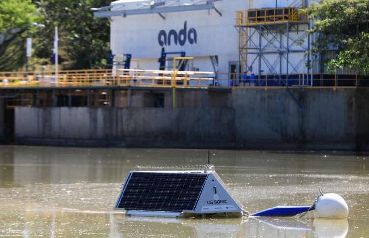 Los dispositivos también permiten obtener parámetros importantes para el control de calidad y esto datos se reflejan en tiempo real en el centro de control automatizado con el que cuenta la ANDA. Foto: Edison González.