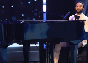 John Legend cautivó con sus melodías en la final de Miss Universo en El Salvador