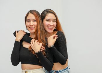 «La música es la oportunidad para expresarnos y mostrar el talento que hay en El Salvador», Malih, dueto musical