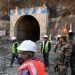 Al menos 40 obreros atrapados tras derrumbe de un túnel en India