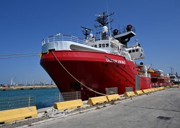 Barco humanitario «Ocean Viking» rescata a 244 migrantes en el Mediterráneo