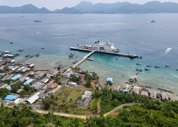 Desaparece barco con 28 personas a bordo en Indonesia