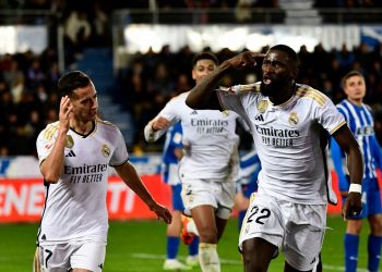 Real Madrid gana 1-0 al Alavés para finalizar el año en lo más alto de la tabla