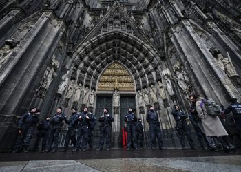Detienen en Alemania a tres sospechosos de preparar un atentado contra la catedral de Colonia