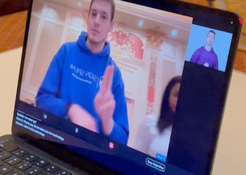 Una aplicación utiliza inteligencia artificial para que los sordos puedan mantener una conversación fluida