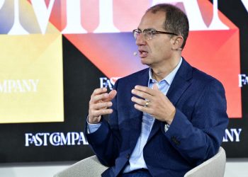 Vacuna contra cáncer de piel podría estar disponible en 2025, dice director ejecutivo de Moderna