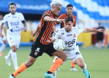 «Si todos anhelamos la copa 17 creo que ahora es la oportunidad de demostrarle ese calor al equipo», Darwin Cerén