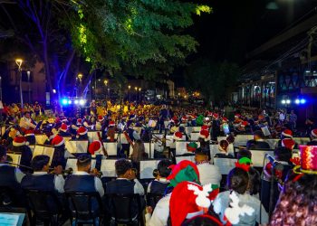 Orquesta Sinfónica de San Salvador brindó un concierto en el mercado Sagrado Corazón