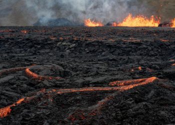 Disminuye la actividad del volcán que entró en erupción en Islandia
