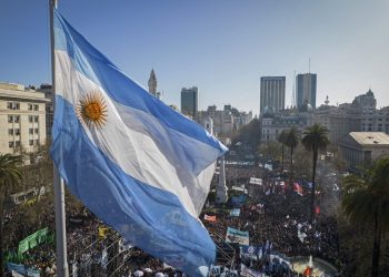 Gobierno de Argentina presentará plan de reformas estructurales tras medidas de ordenamiento fiscal