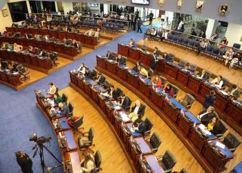 Veteranos y excombatientes piden que la Asamblea Legislativa les apruebe aguinaldo para 2024